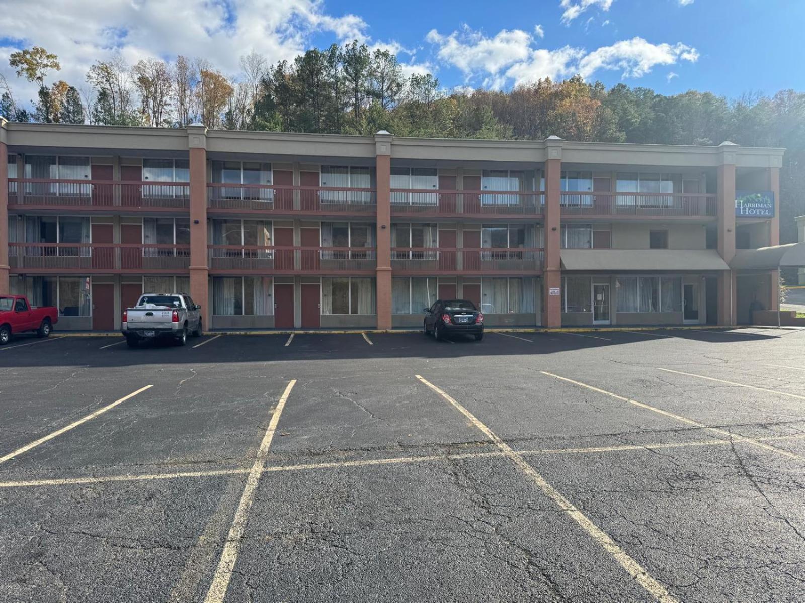 Oyo Hotel Harriman Near I-40 Exteriör bild
