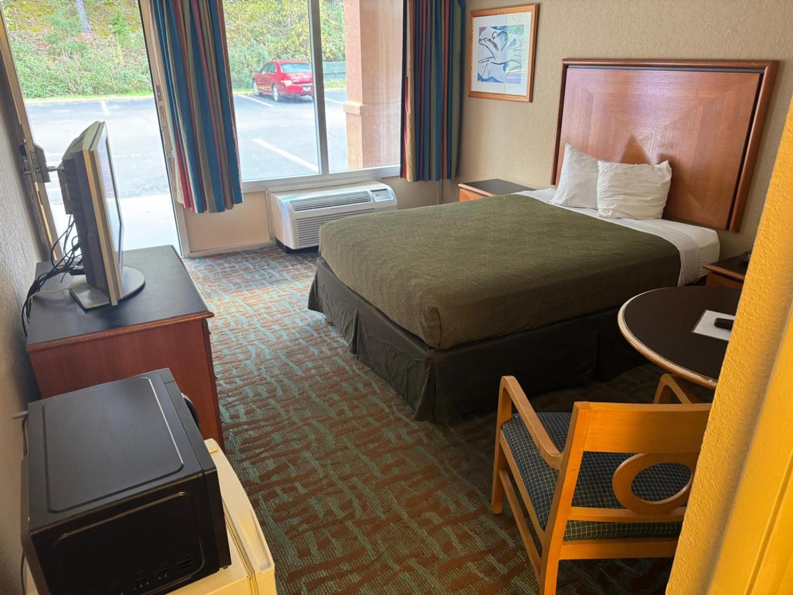 Oyo Hotel Harriman Near I-40 Exteriör bild